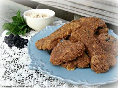 Homemade Blueberry Mint Fresh Breath Dog Treats Image